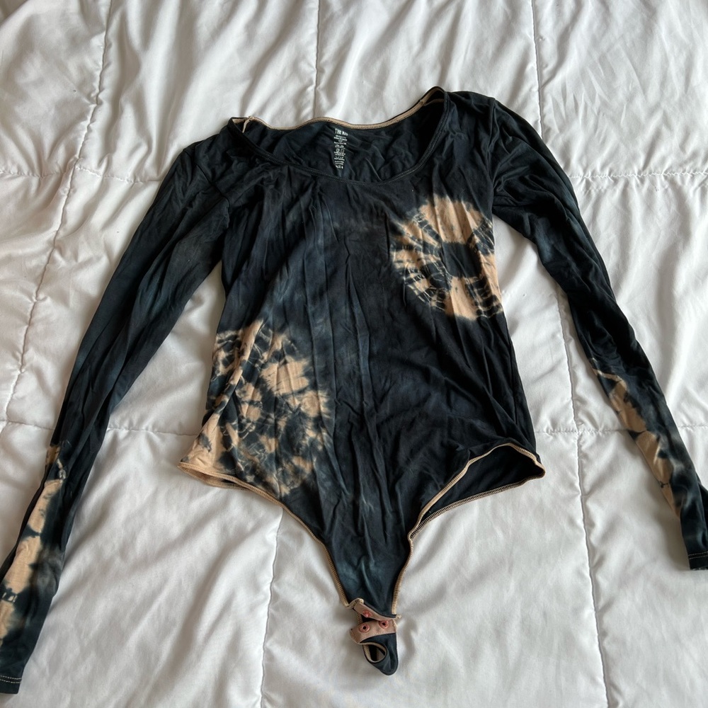 Kit undergarments long sleeve tie dye body suit size 4